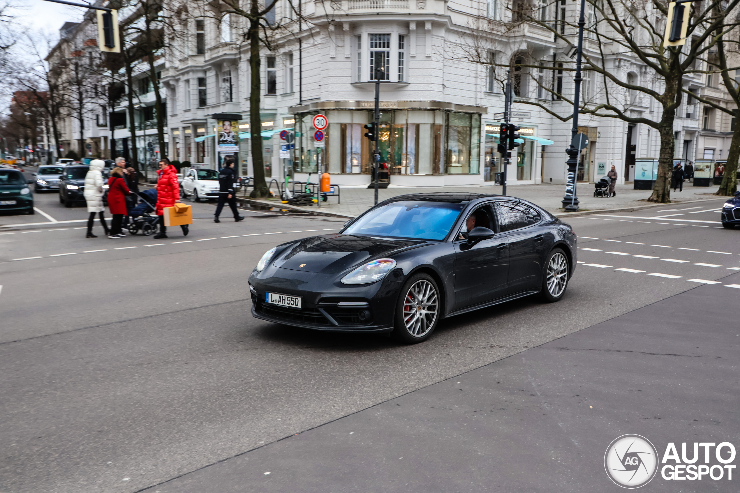 Porsche 971 Panamera Turbo