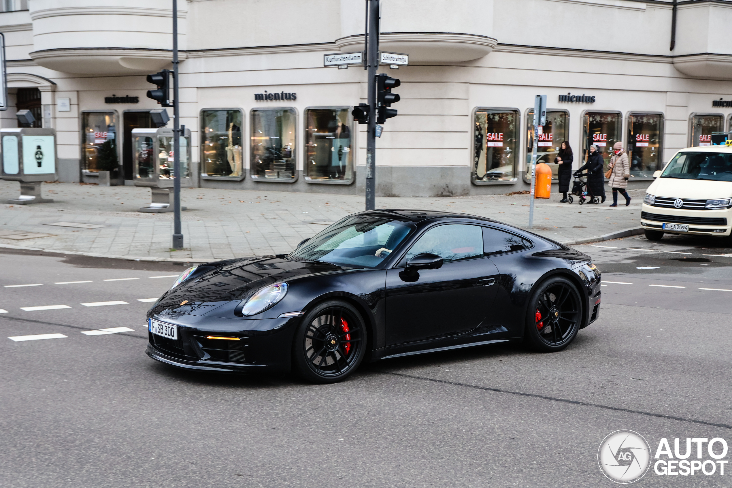 Porsche 992 Carrera 4 GTS