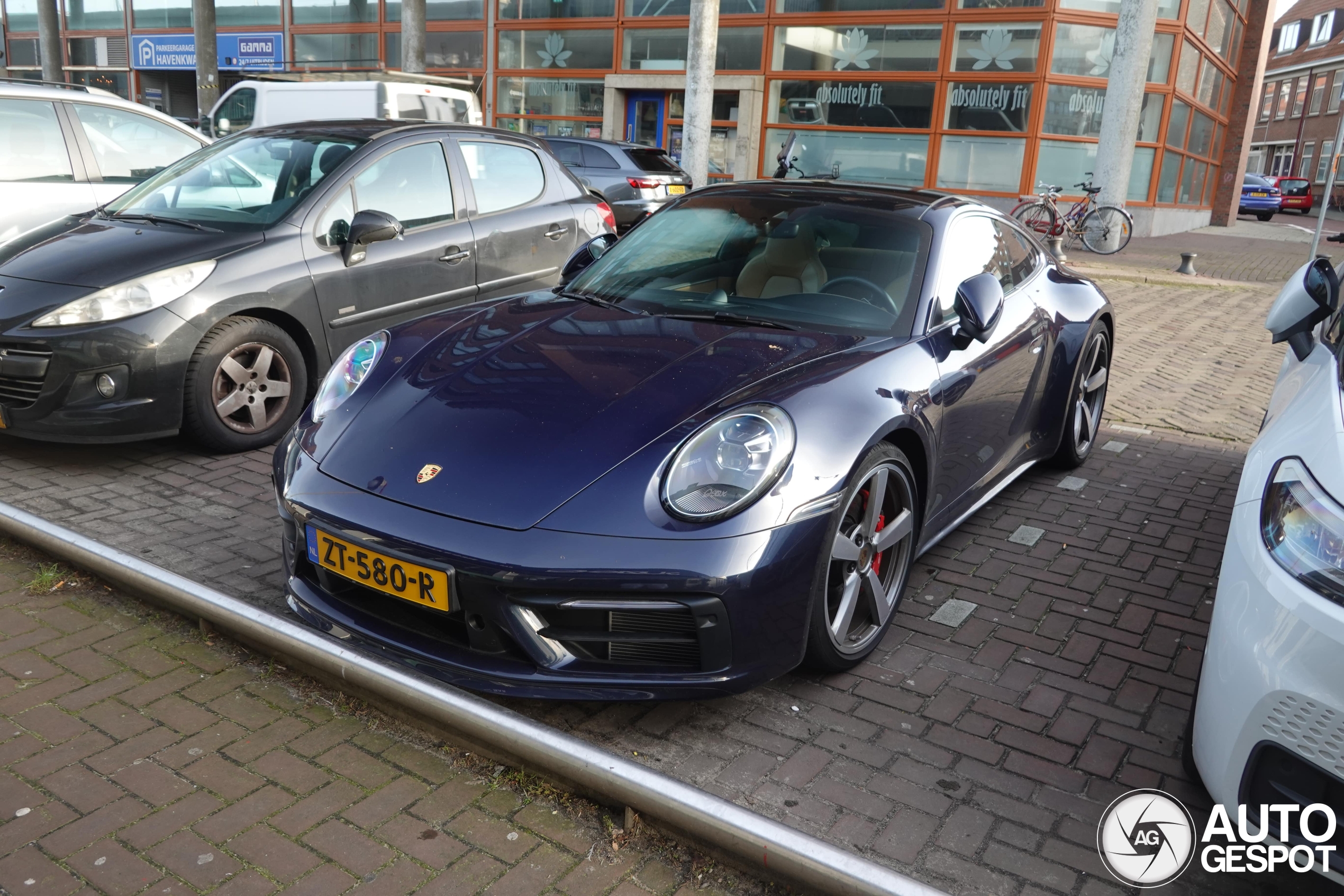 Porsche 992 Carrera 4S