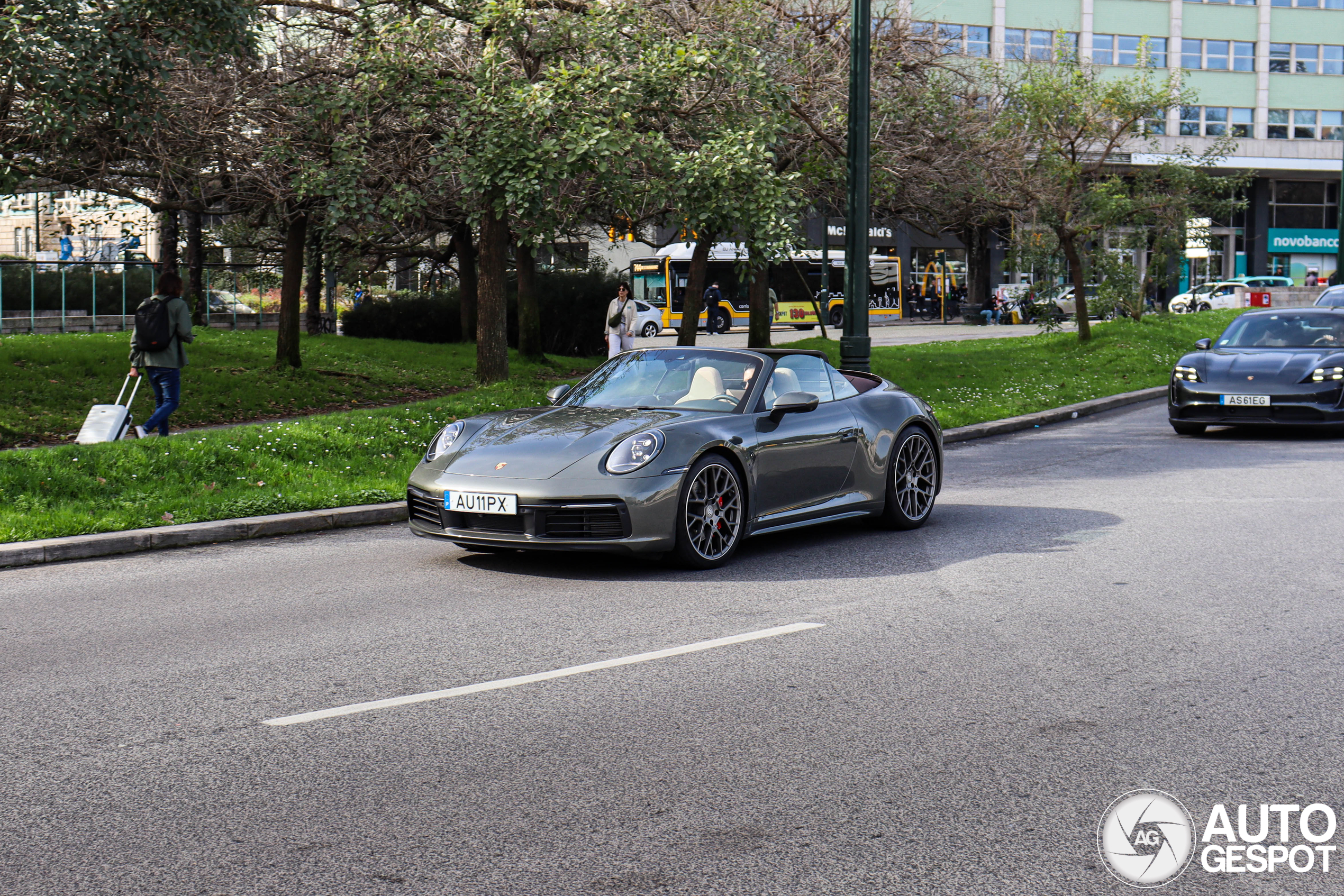 Porsche 992 Carrera 4S Cabriolet