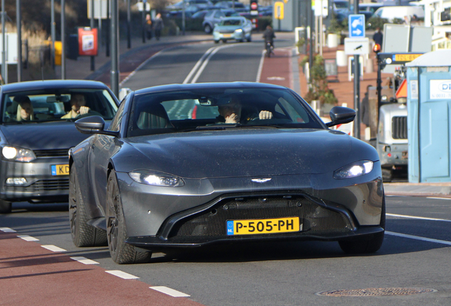 Aston Martin V8 Vantage 2018