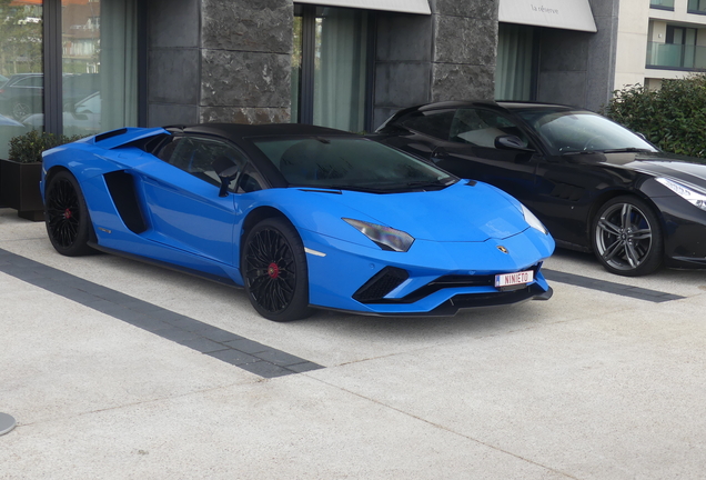 Lamborghini Aventador S LP740-4 Roadster