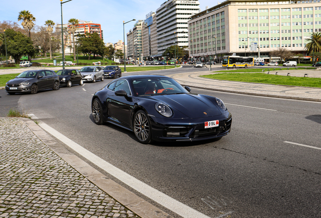 Porsche 992 Carrera 4S