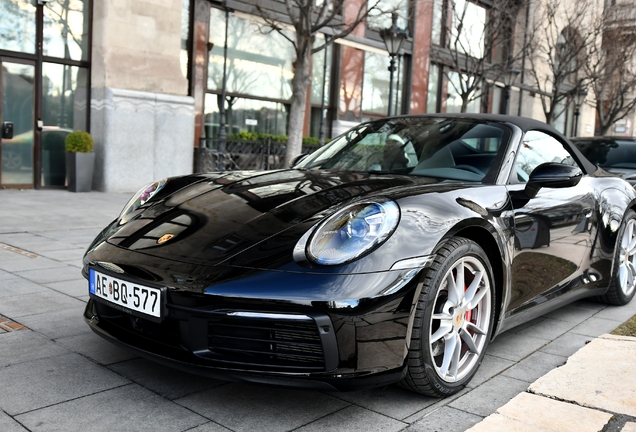 Porsche 992 Carrera 4S Cabriolet