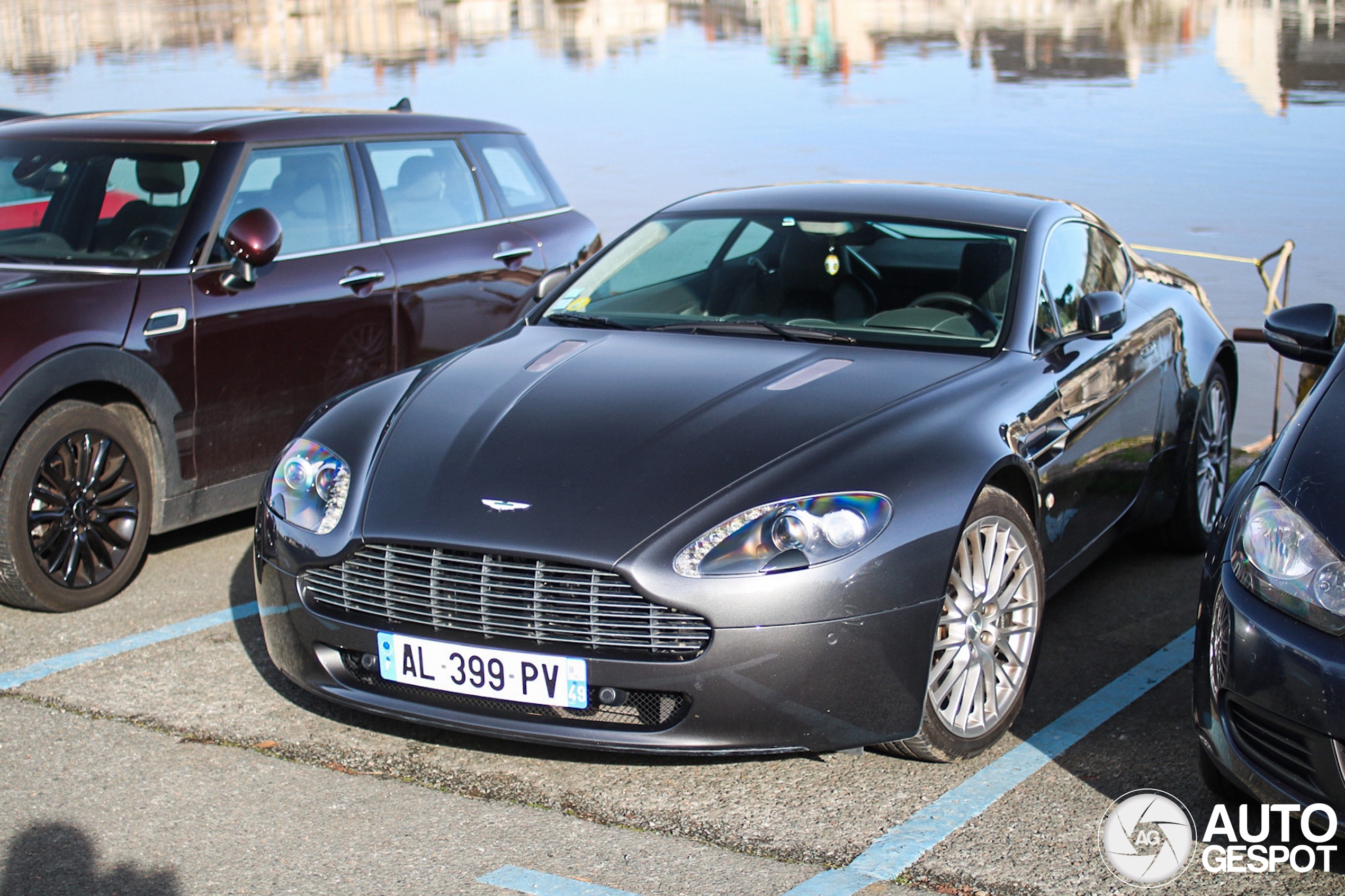 Aston Martin V8 Vantage