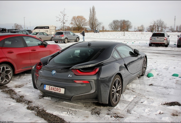 BMW i8