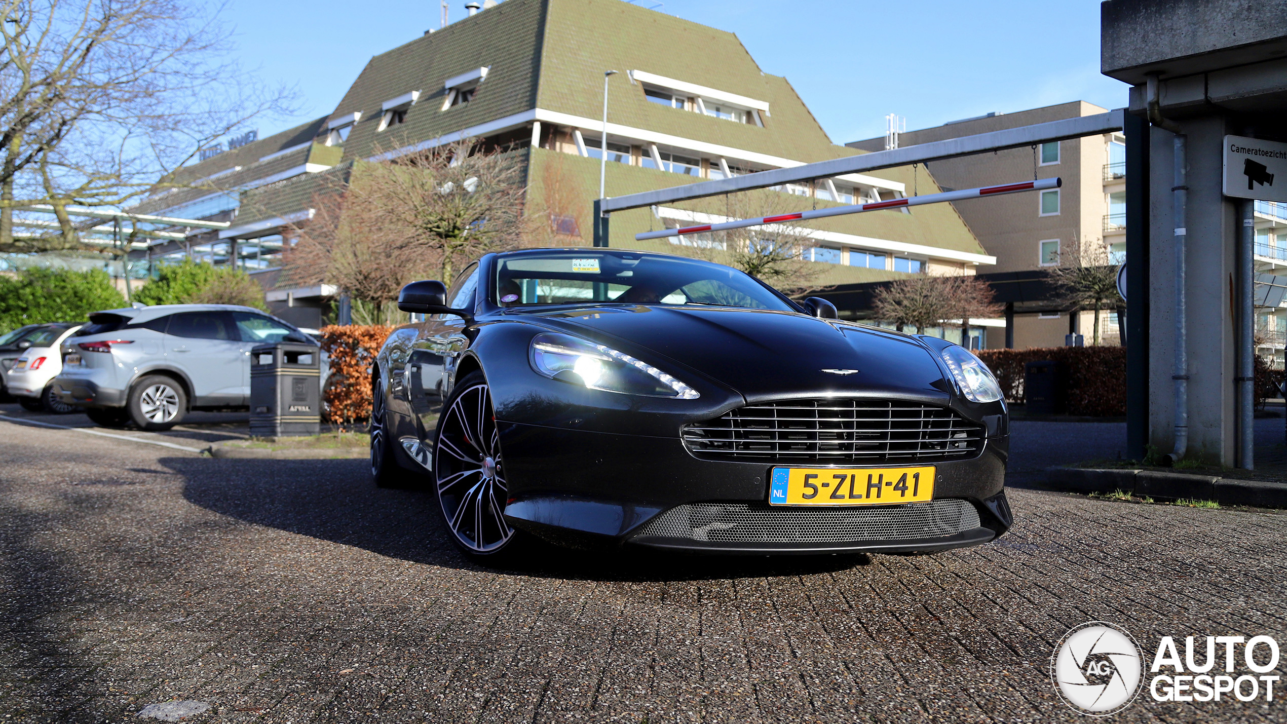 Aston Martin DB9 2013