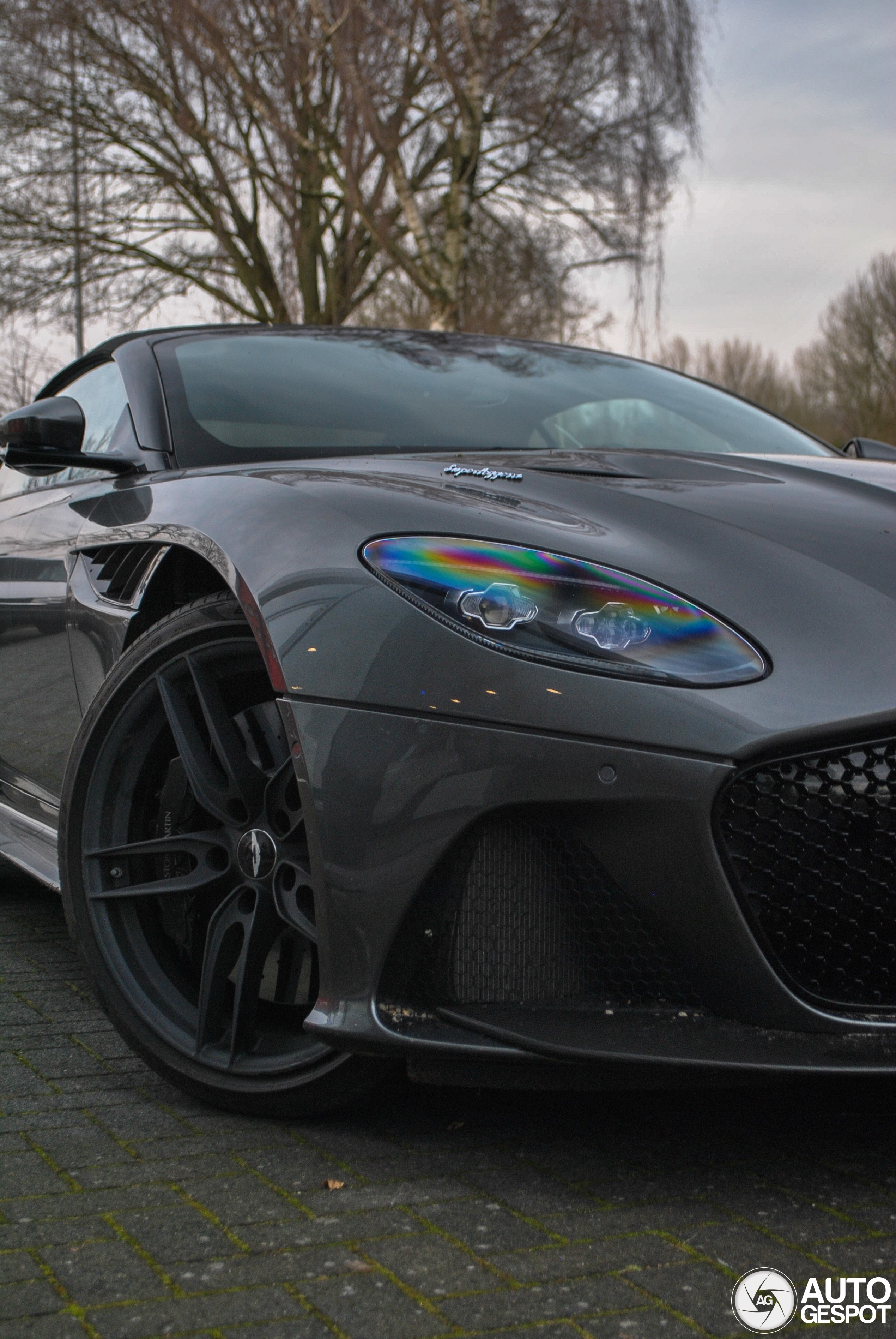 Aston Martin DBS Superleggera Volante