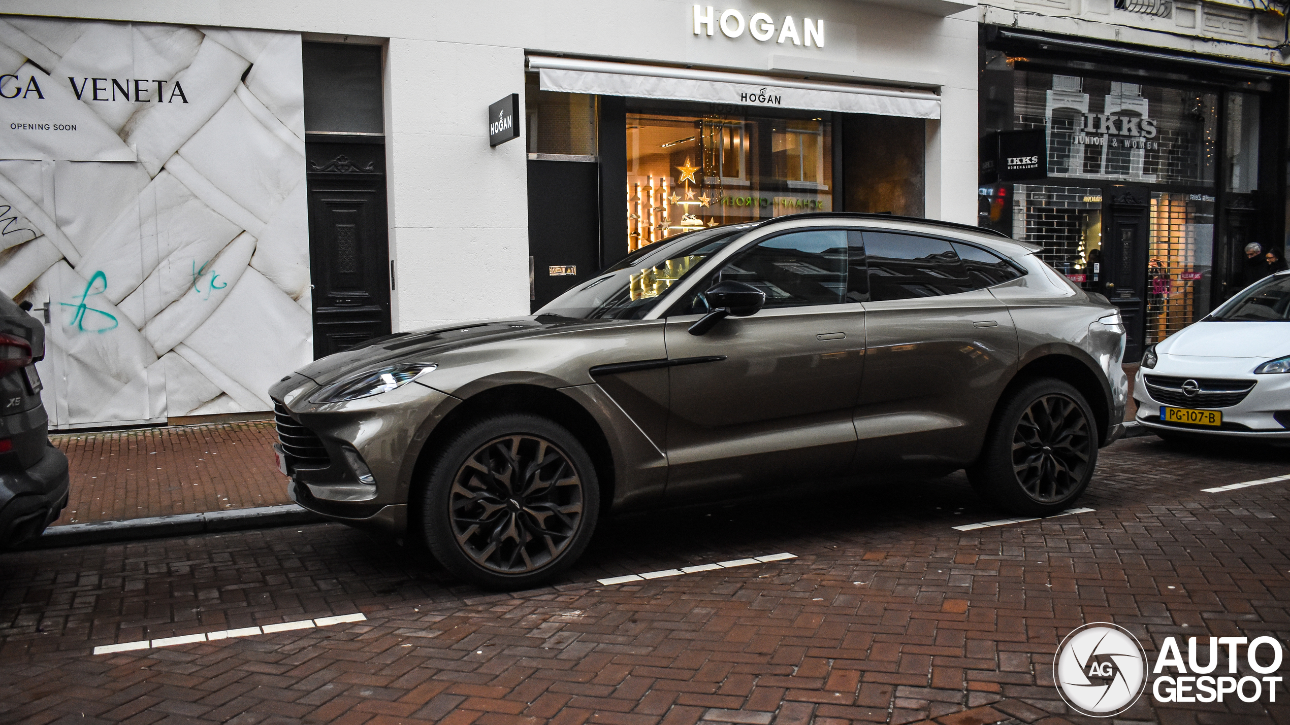 Aston Martin DBX