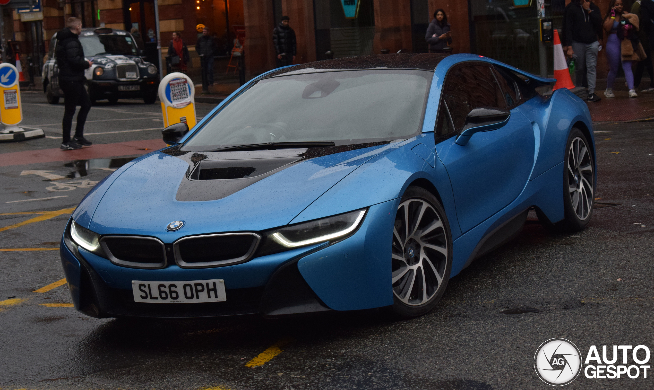 BMW i8