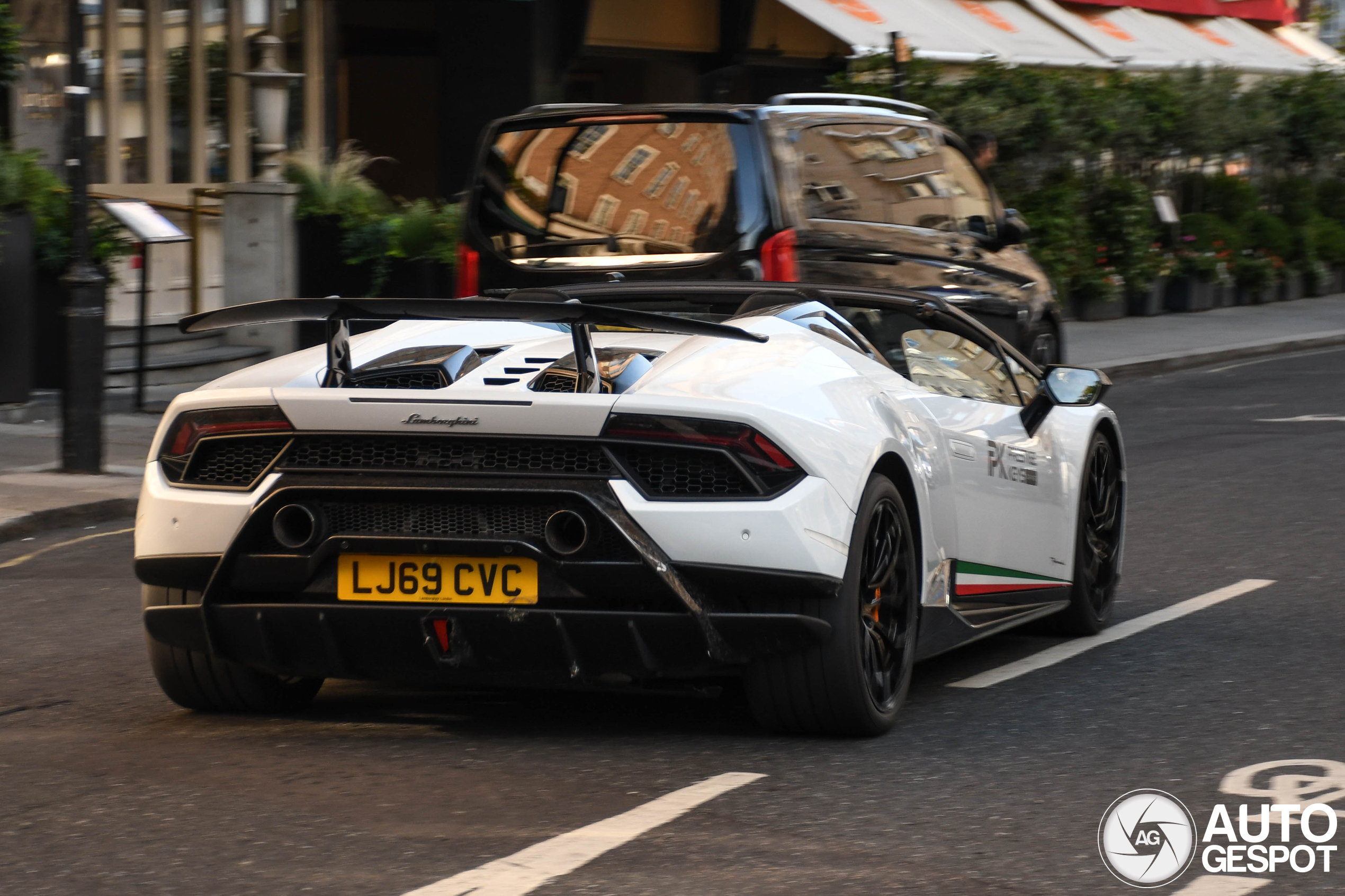 Lamborghini Huracán LP640-4 Performante Spyder