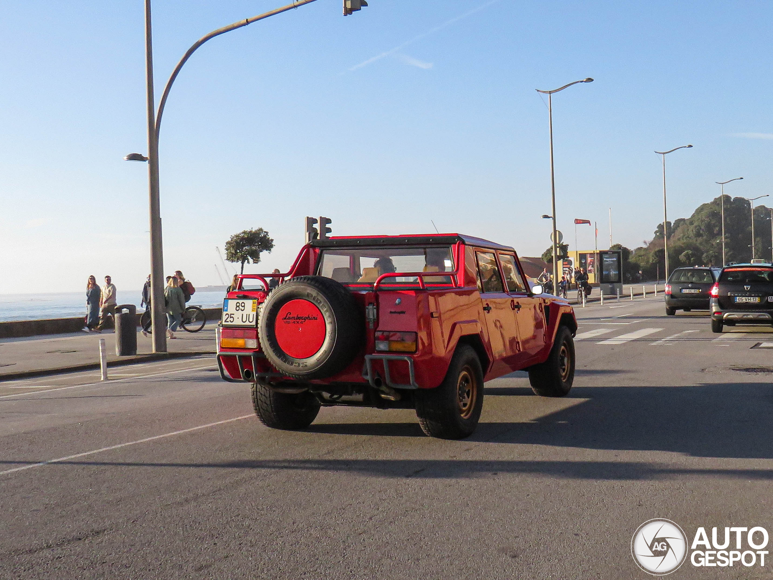 Lamborghini LM002