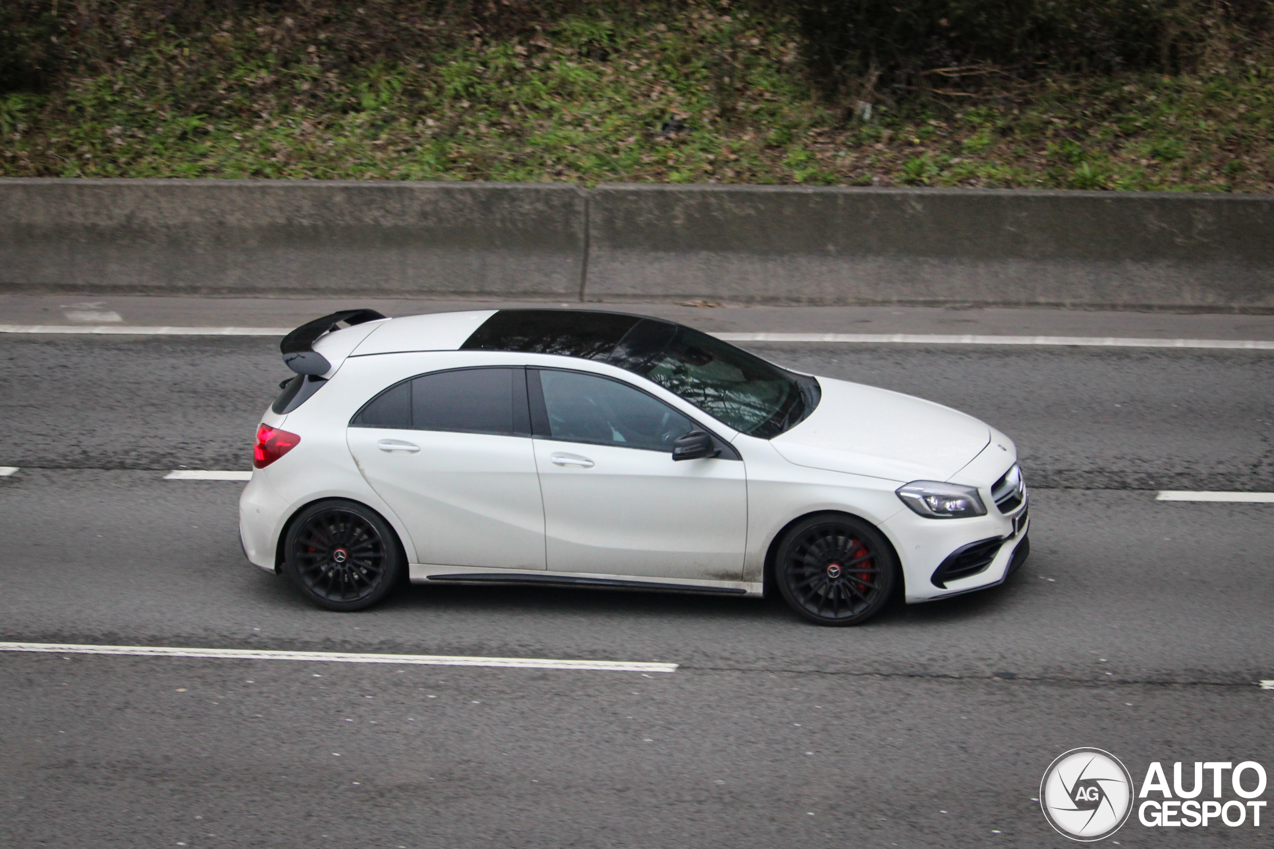 Mercedes-AMG A 45 W176 2015