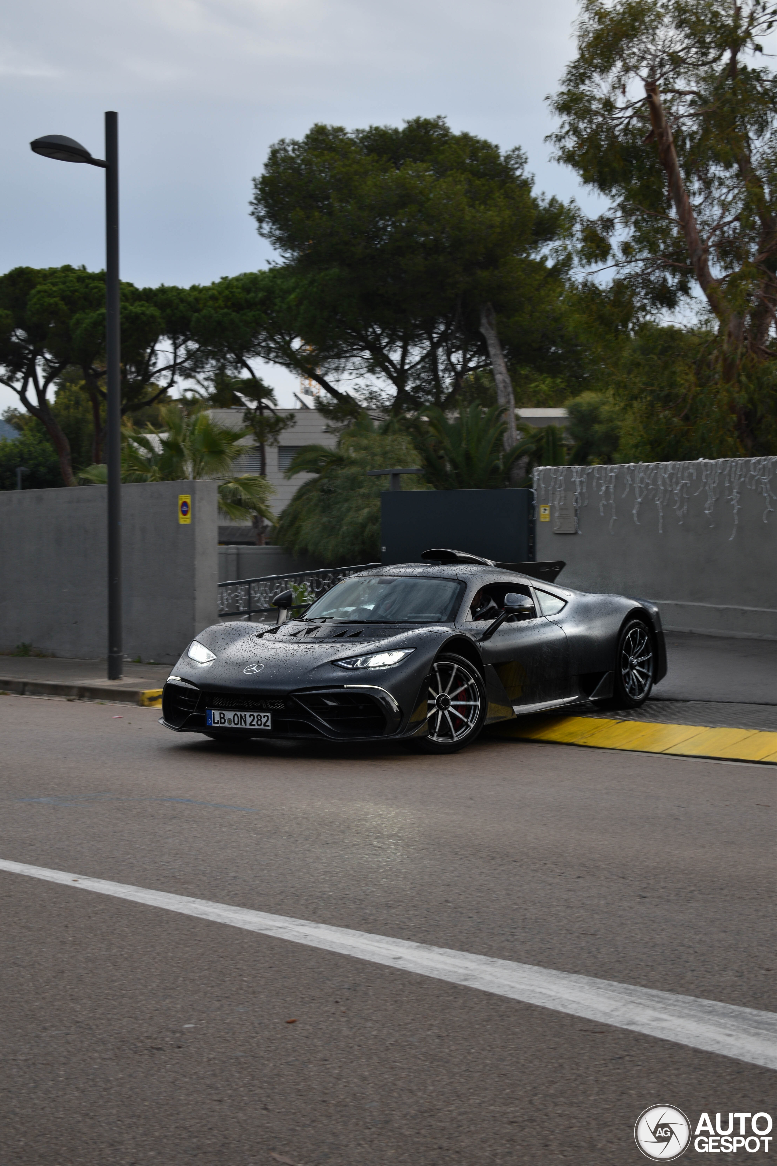 Mercedes-AMG One laat zich weer eens zien