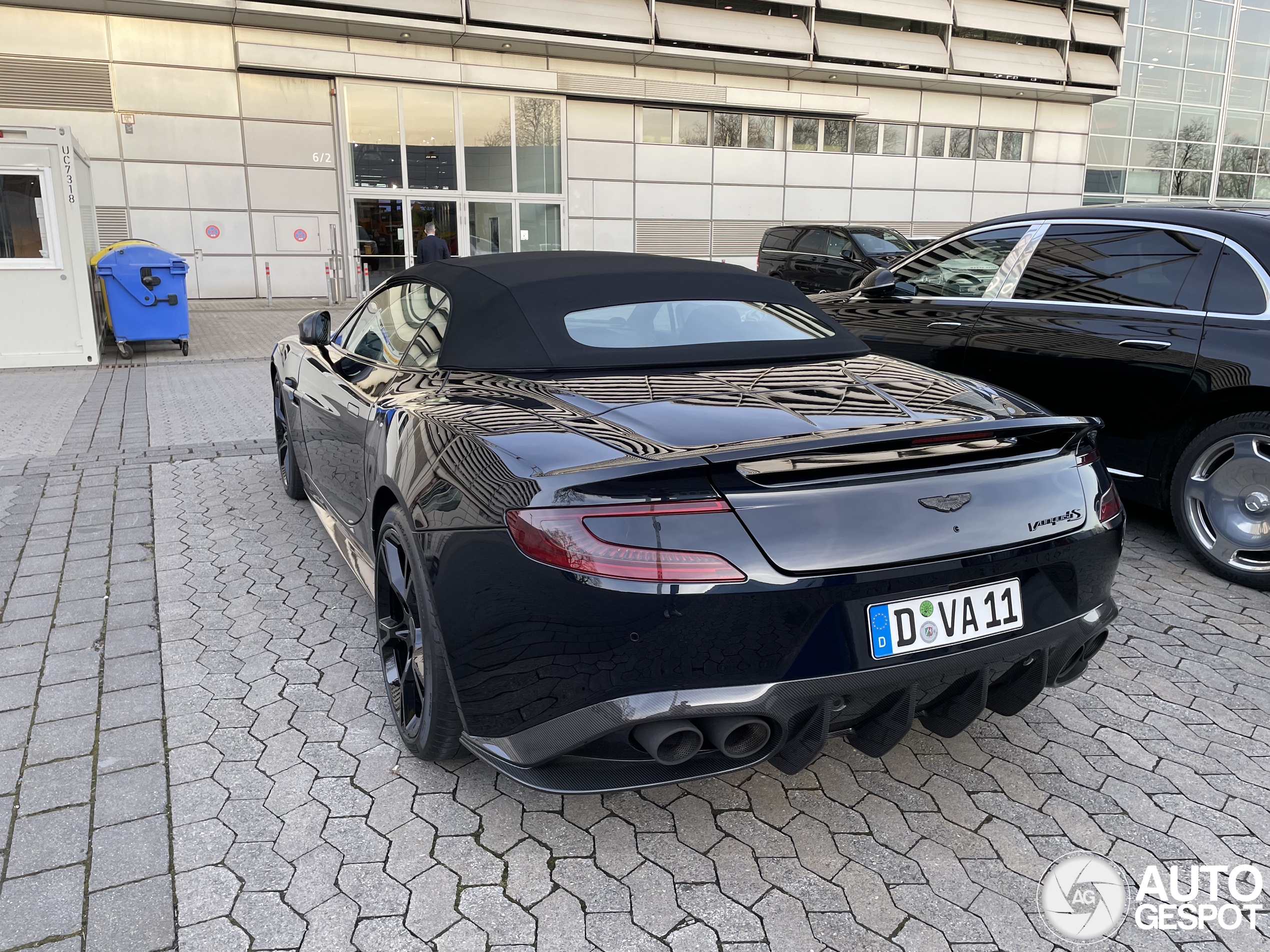 Aston Martin Vanquish S Volante 2017