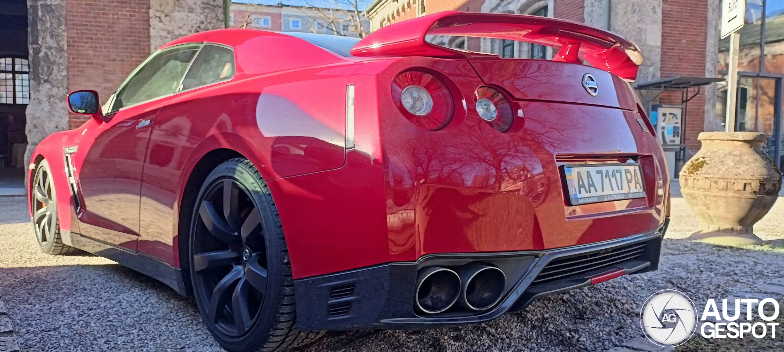 Nissan GT-R