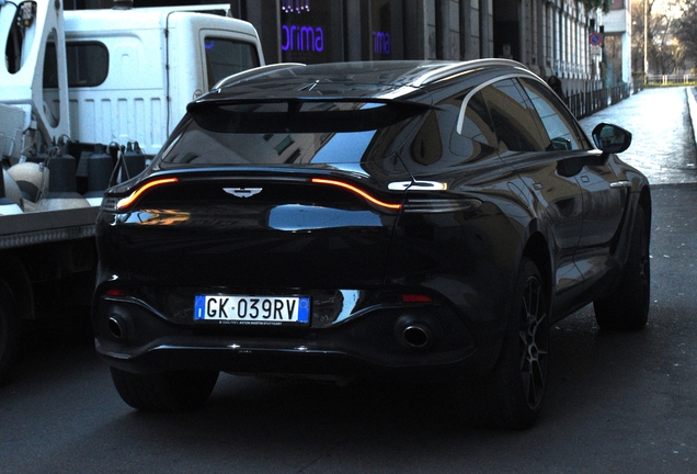 Aston Martin DBX