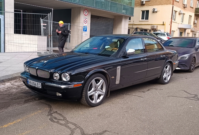 Jaguar XJR Portfolio