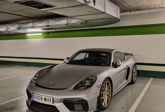 Porsche 718 Cayman GT4