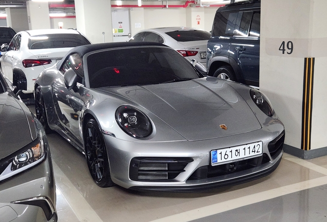 Porsche 992 Carrera 4 GTS Cabriolet