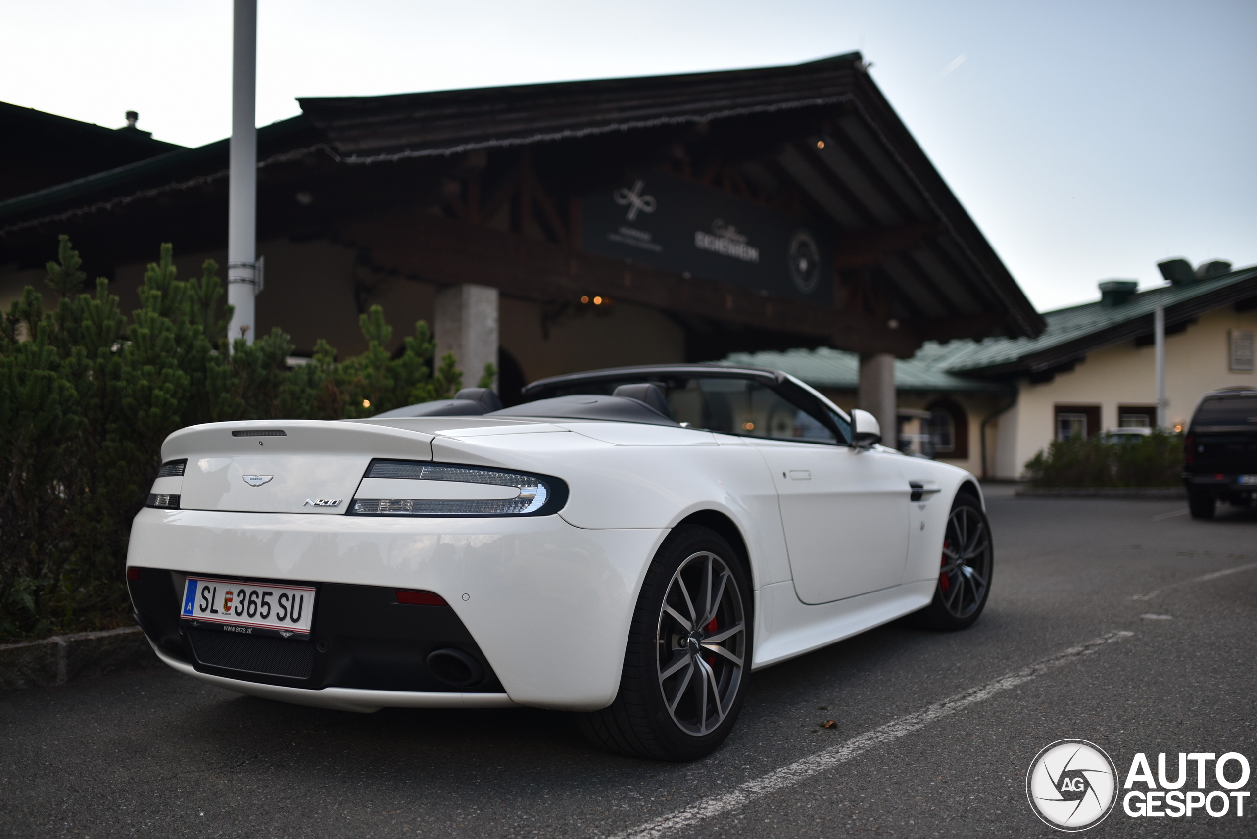 Aston Martin V8 Vantage N430 Roadster