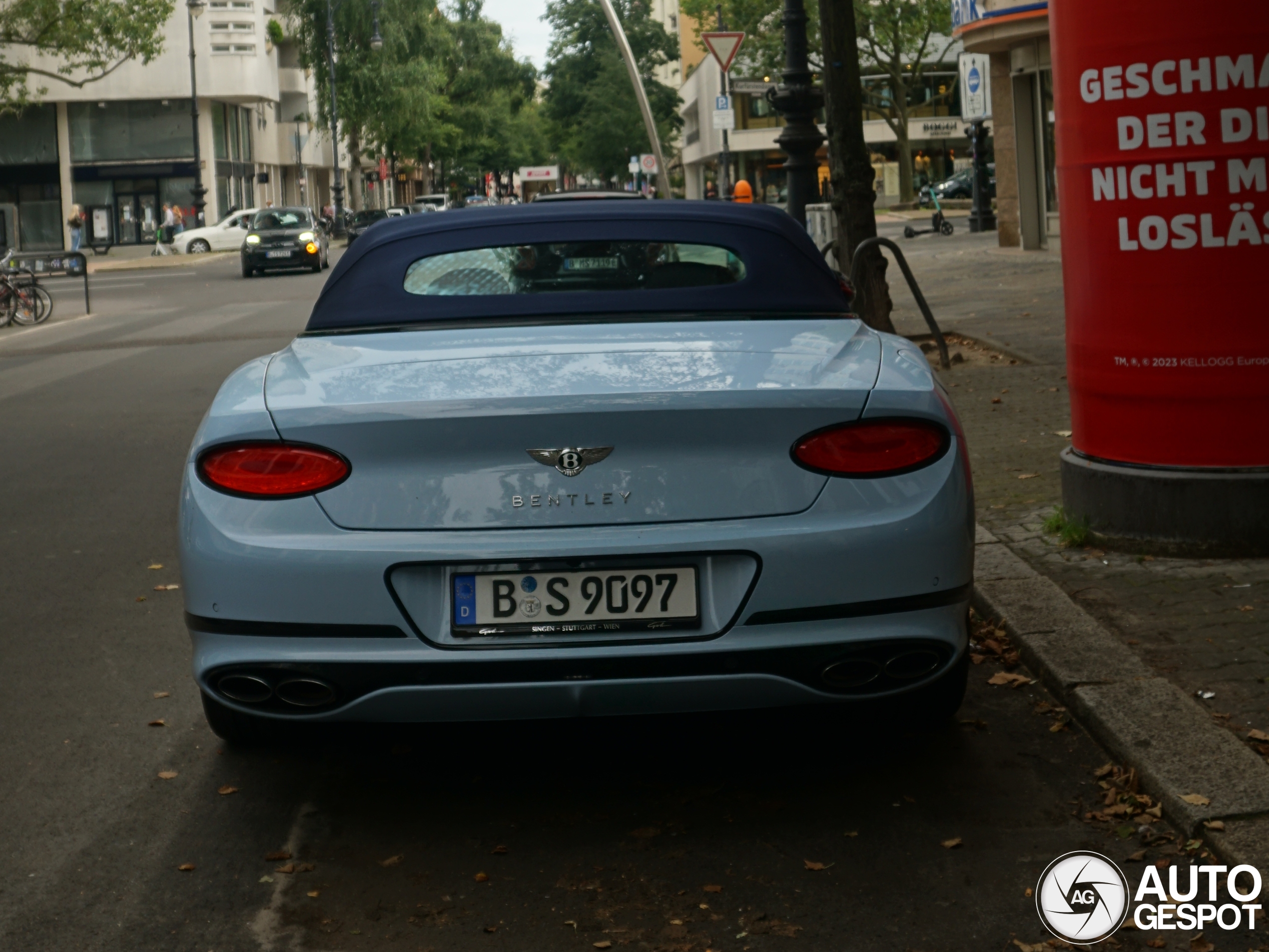 Bentley Continental GTC V8 S 2023