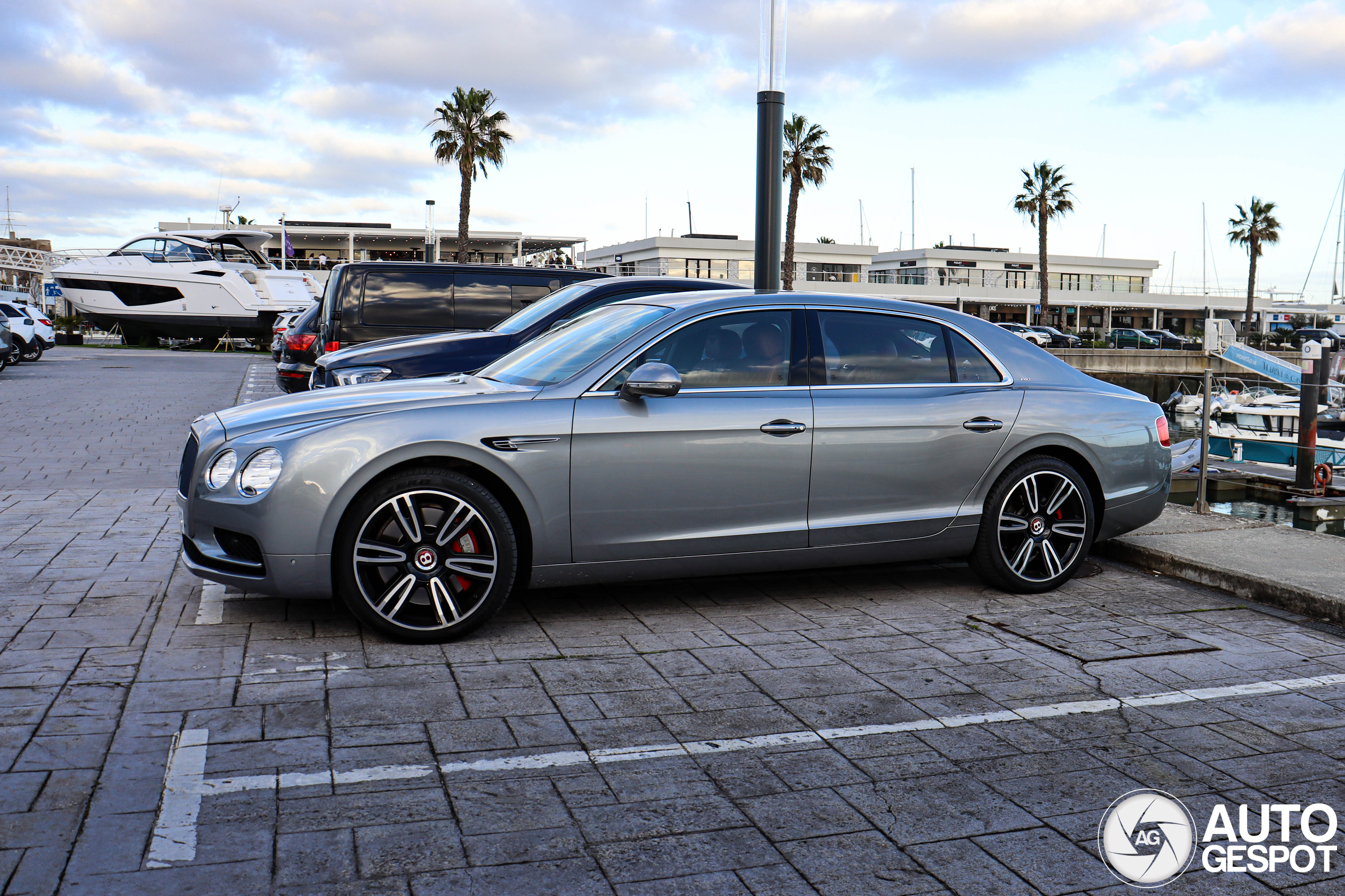 Bentley Flying Spur V8 S