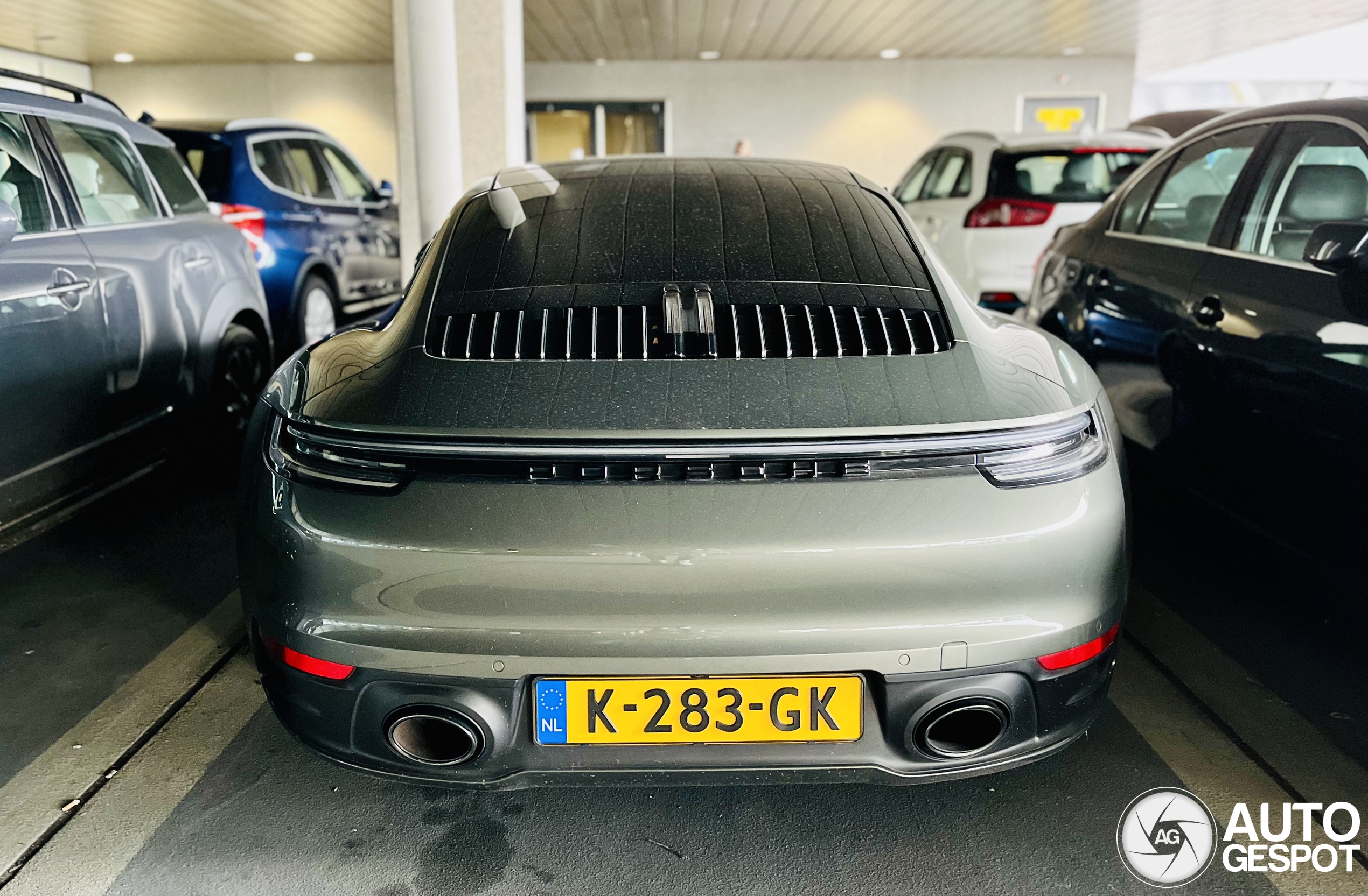 Porsche 992 Carrera 4S