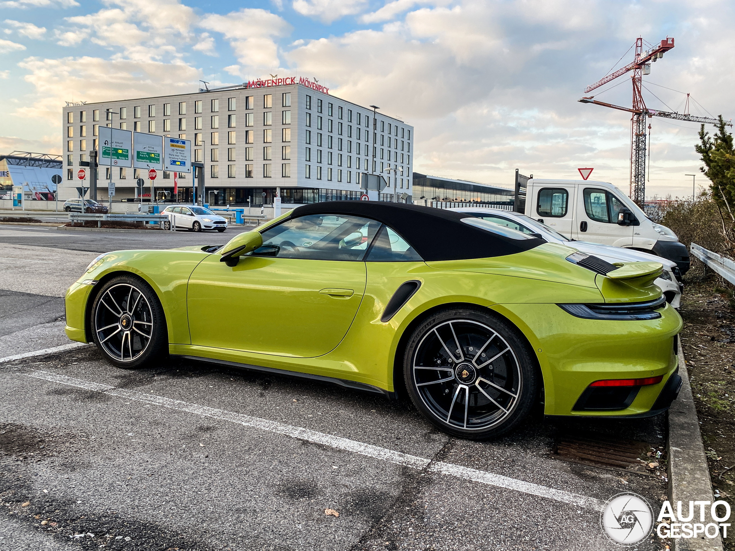 Porsche 992 Turbo S Cabriolet