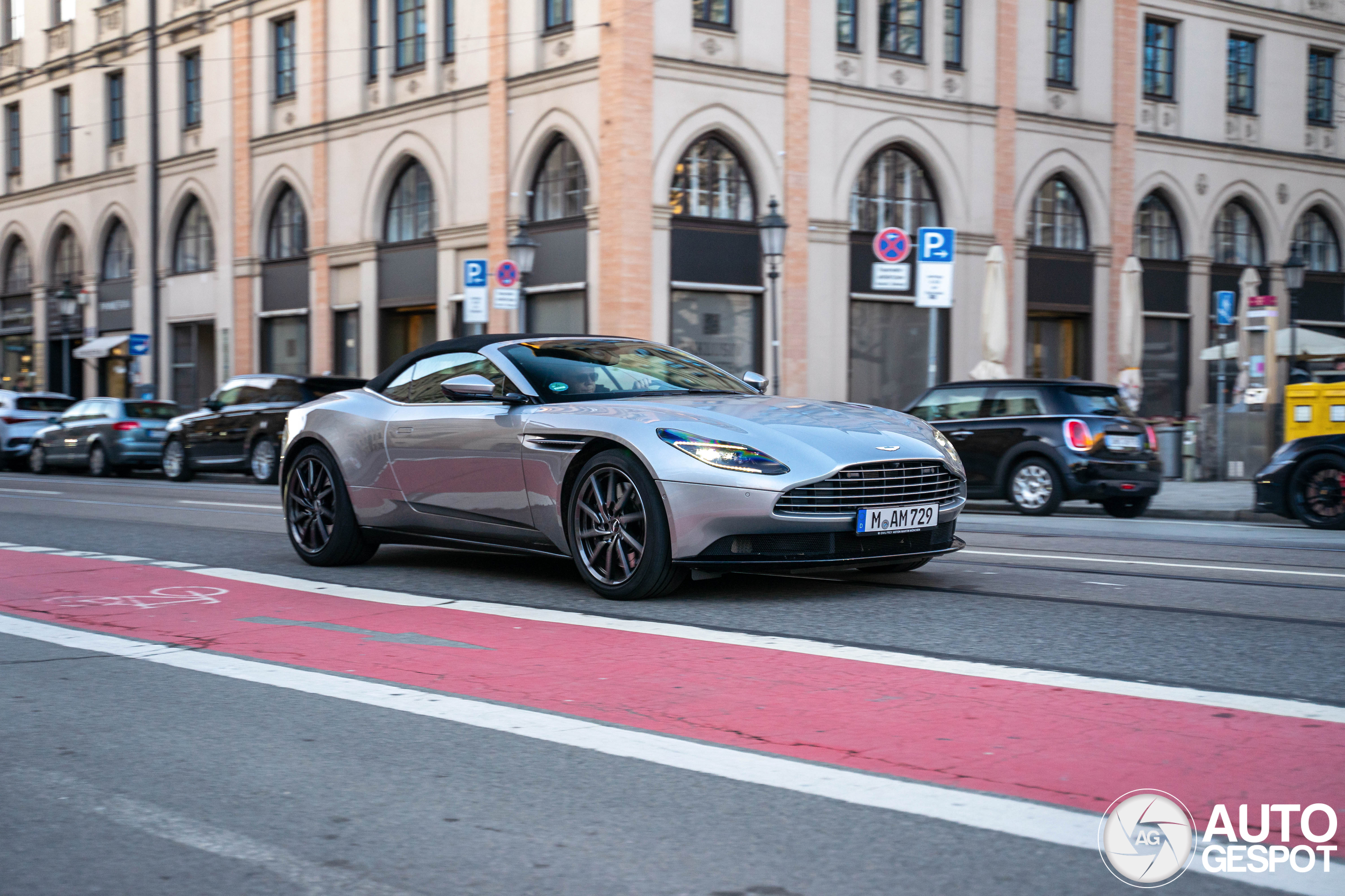 Aston Martin DB11 V8 Volante