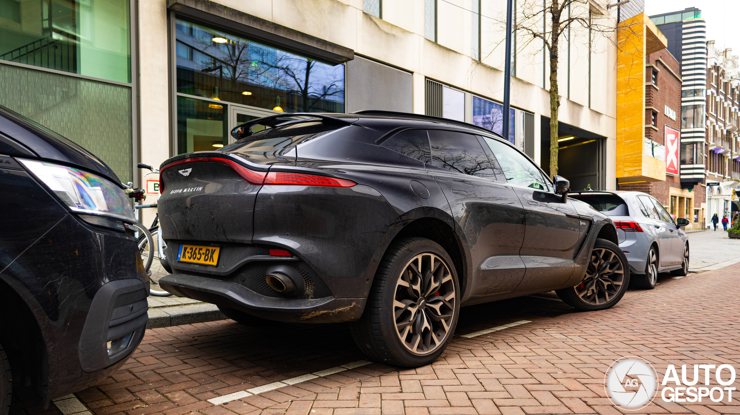 Aston Martin DBX