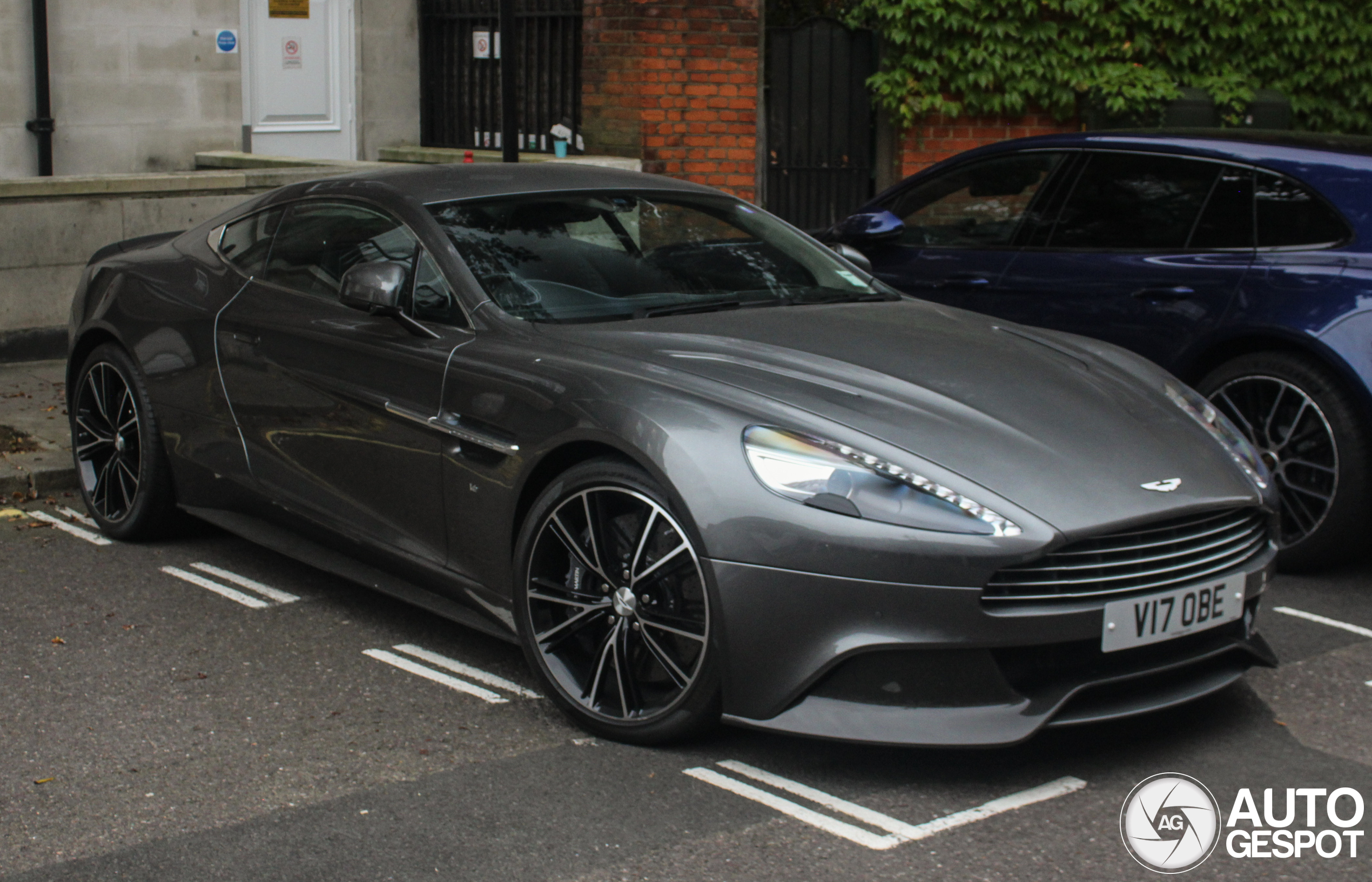 Aston Martin Vanquish 2013