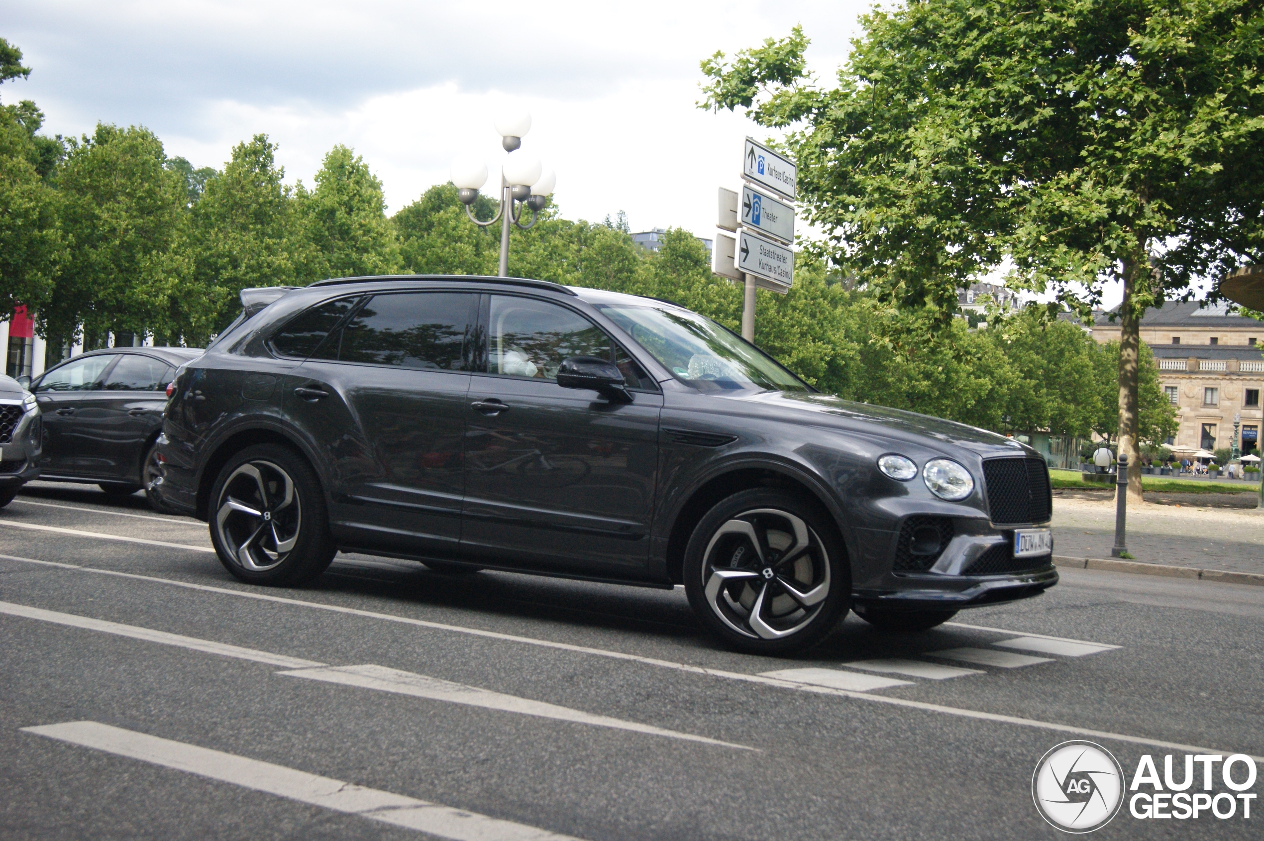 Bentley Bentayga V8 2021