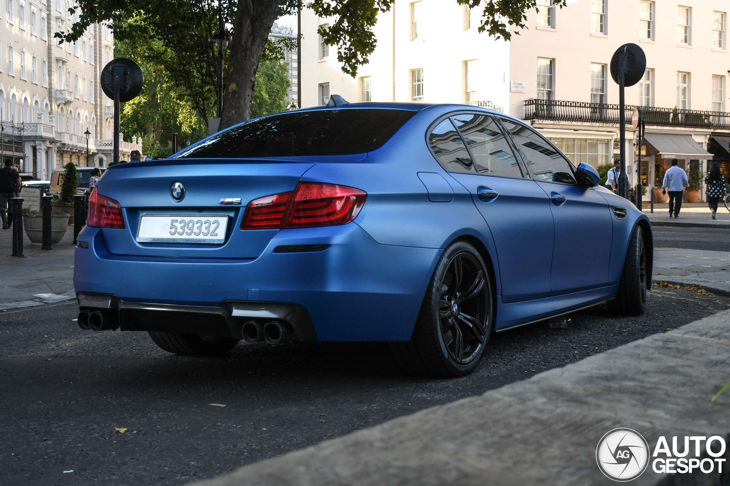 BMW M5 F10 2011