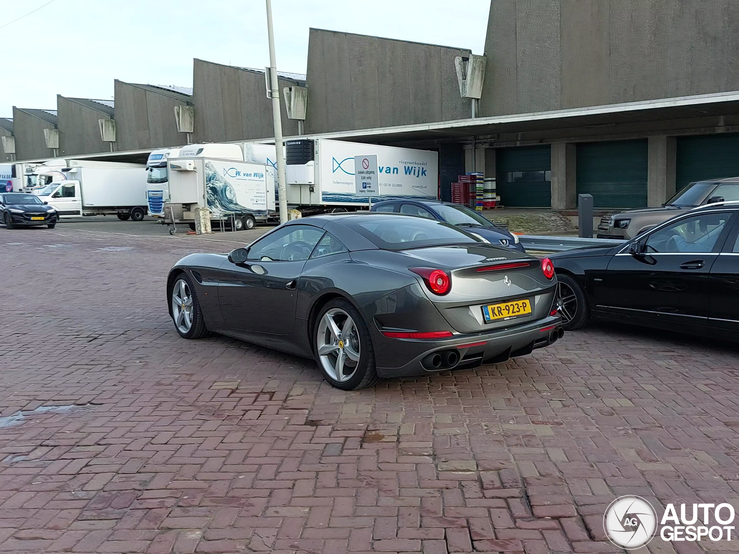 Ferrari California T