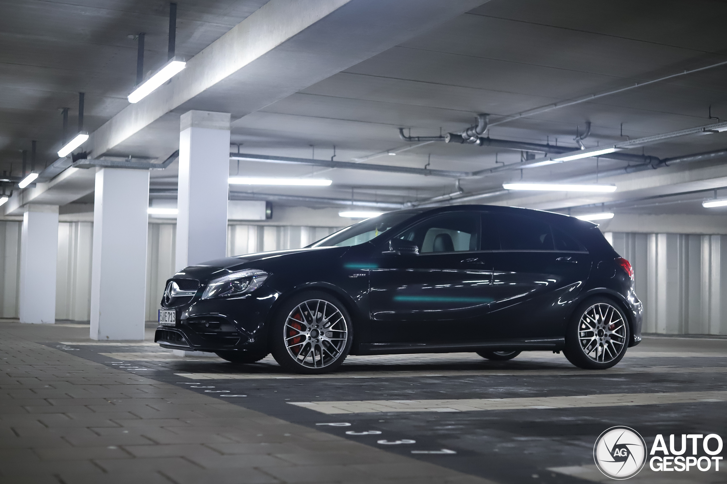 Mercedes-AMG A 45 W176 2015