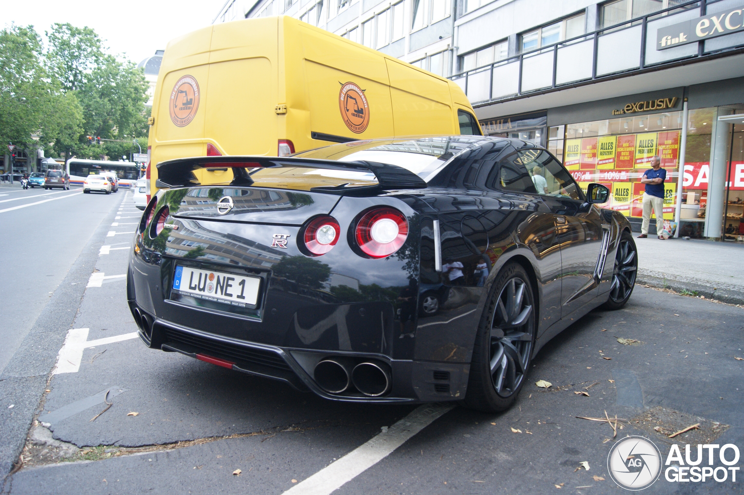 Nissan GT-R