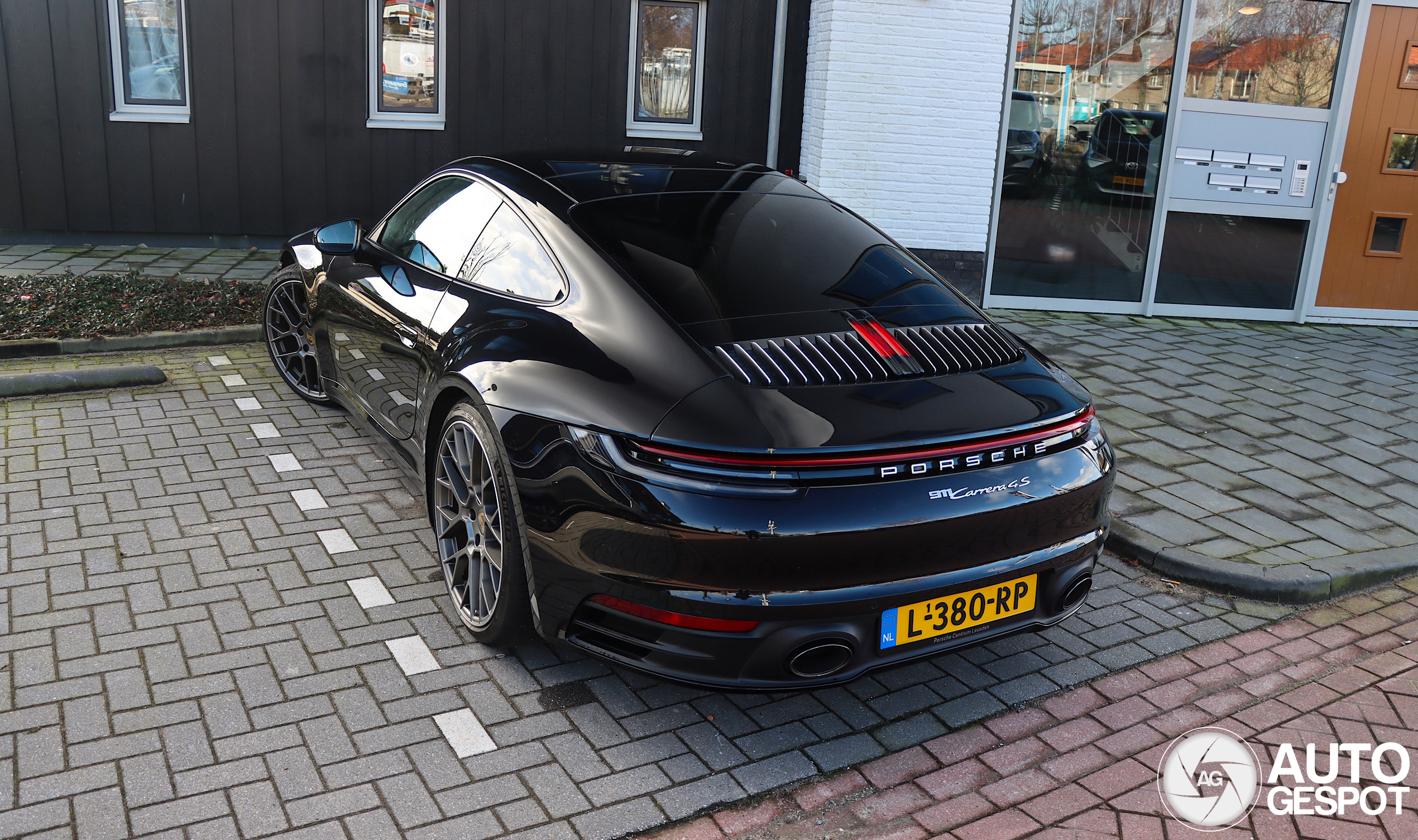 Porsche 992 Carrera 4S