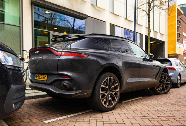 Aston Martin DBX