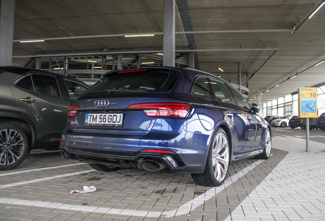 Audi RS4 Avant B9