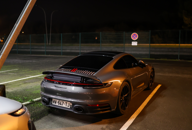 Porsche 992 Carrera 4S