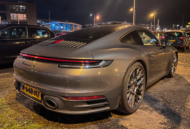 Porsche 992 Carrera 4S