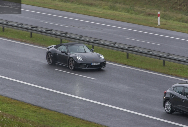 Porsche 992 Carrera 4S Cabriolet