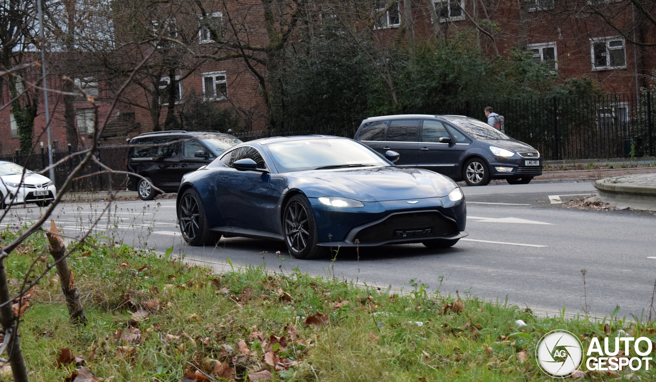 Aston Martin V8 Vantage 2018