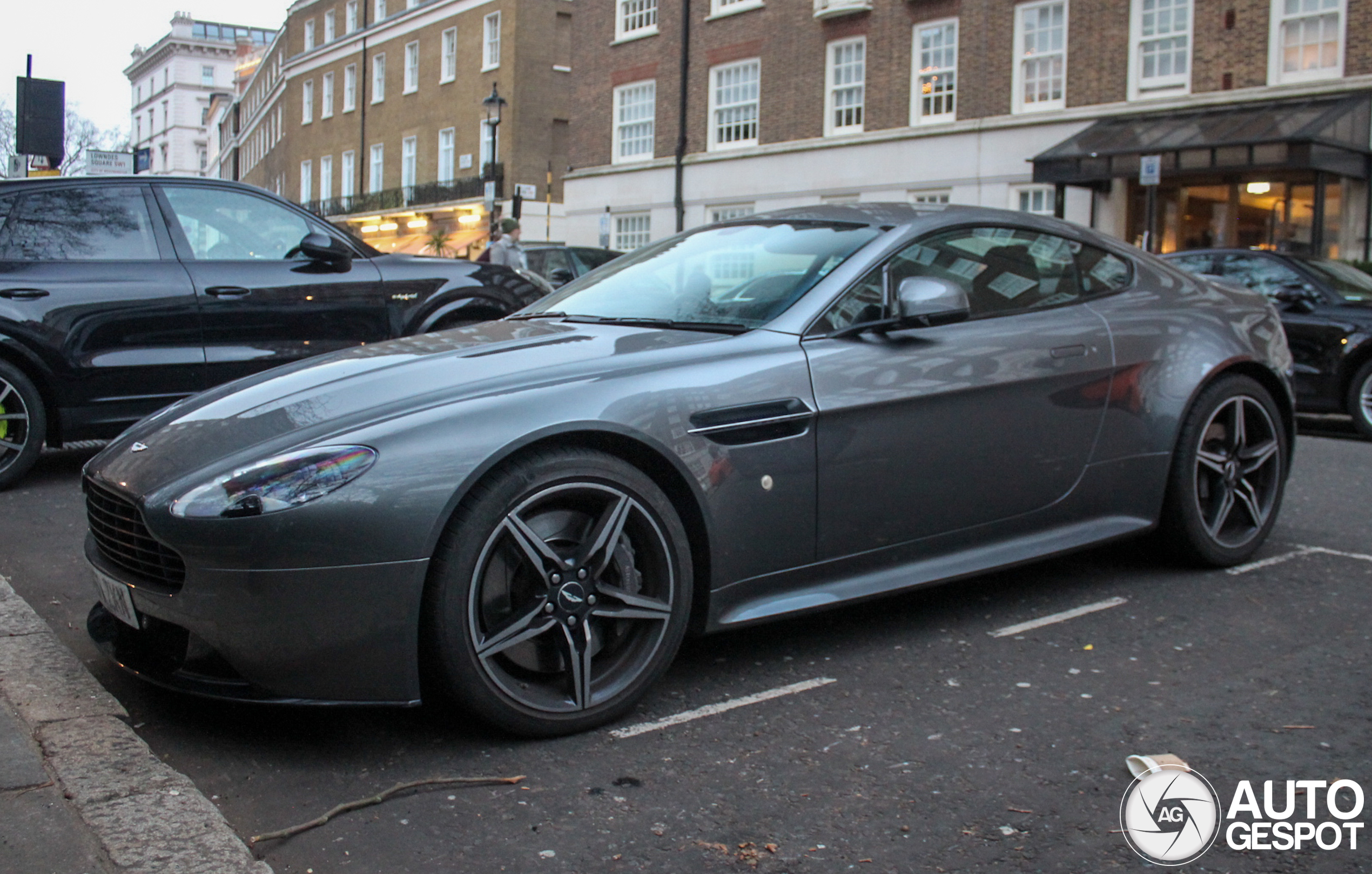 Aston Martin V8 Vantage S