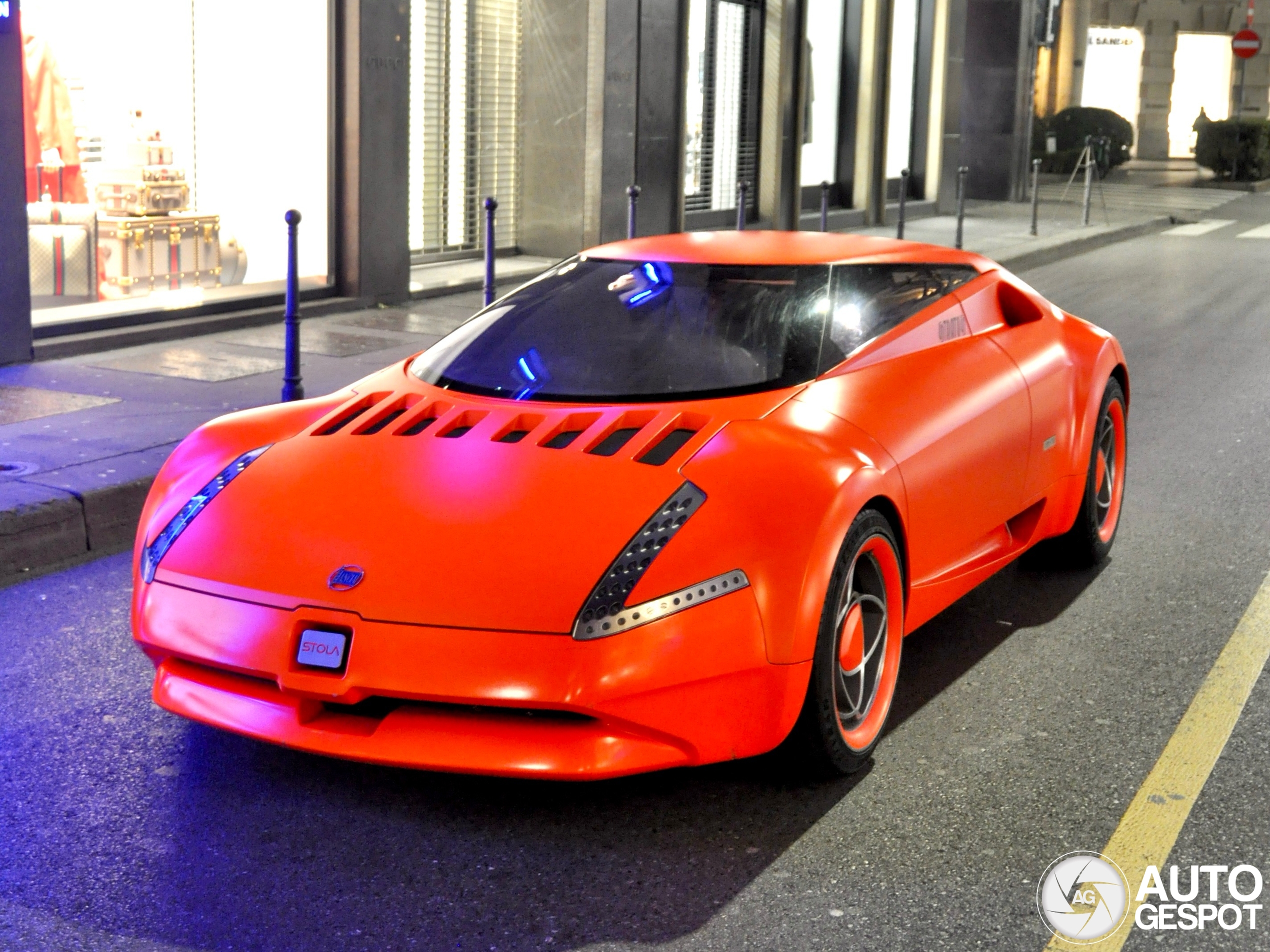 1 of 1 Lancia Stratos schittert in Milanese straten