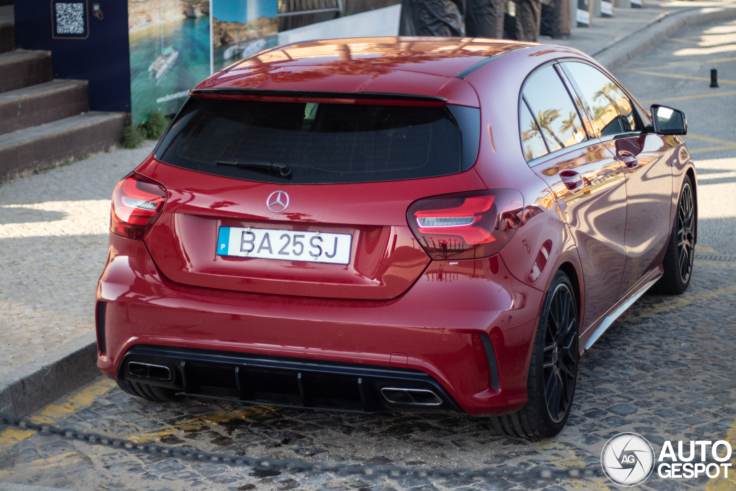 Mercedes-AMG A 45 W176 2015