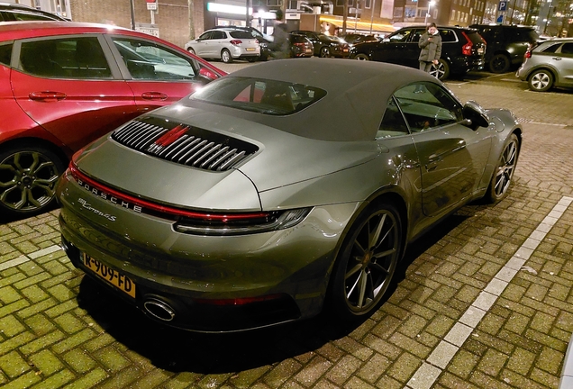 Porsche 992 Carrera 4S Cabriolet