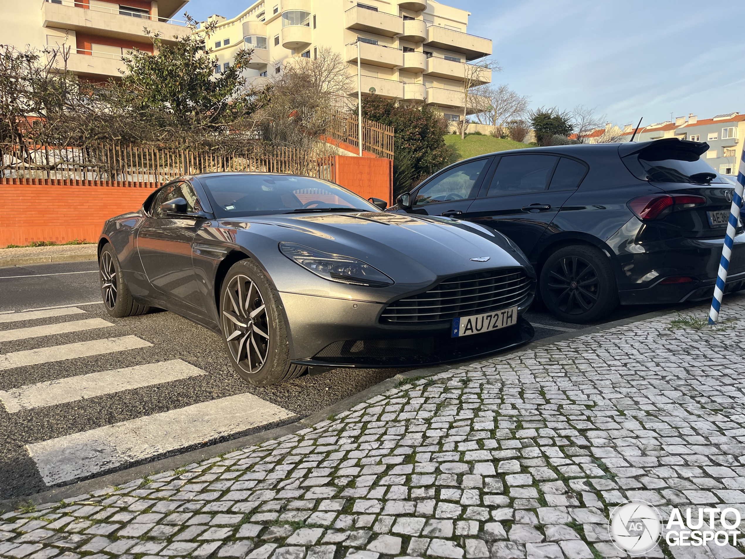 Aston Martin DB11