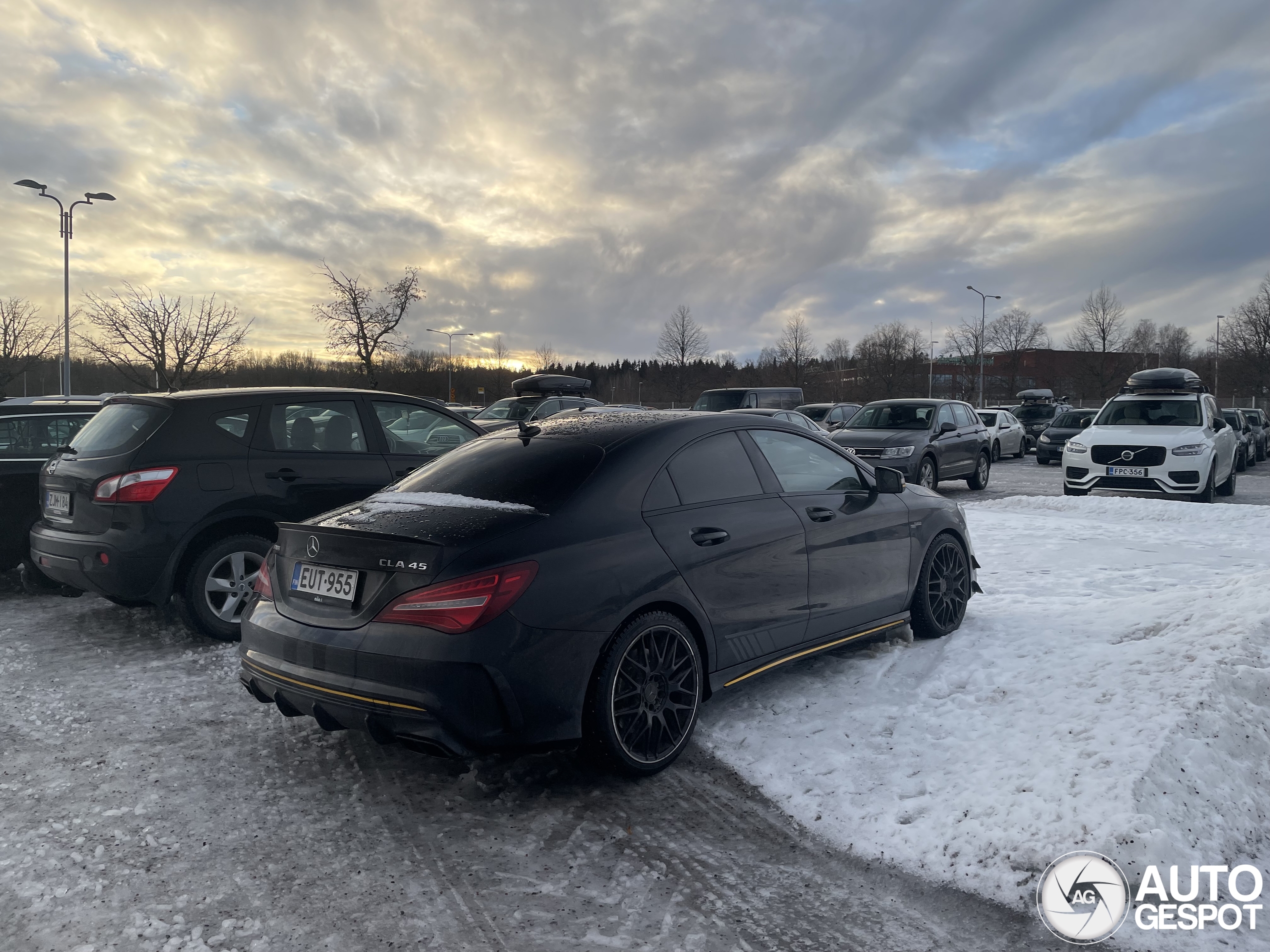 Mercedes-AMG CLA 45 C117 Yellow Night Edition